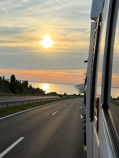 https://tsprijevoz.hr/wp-content/uploads/2026/06/kontakt-naslovna-01.jpg